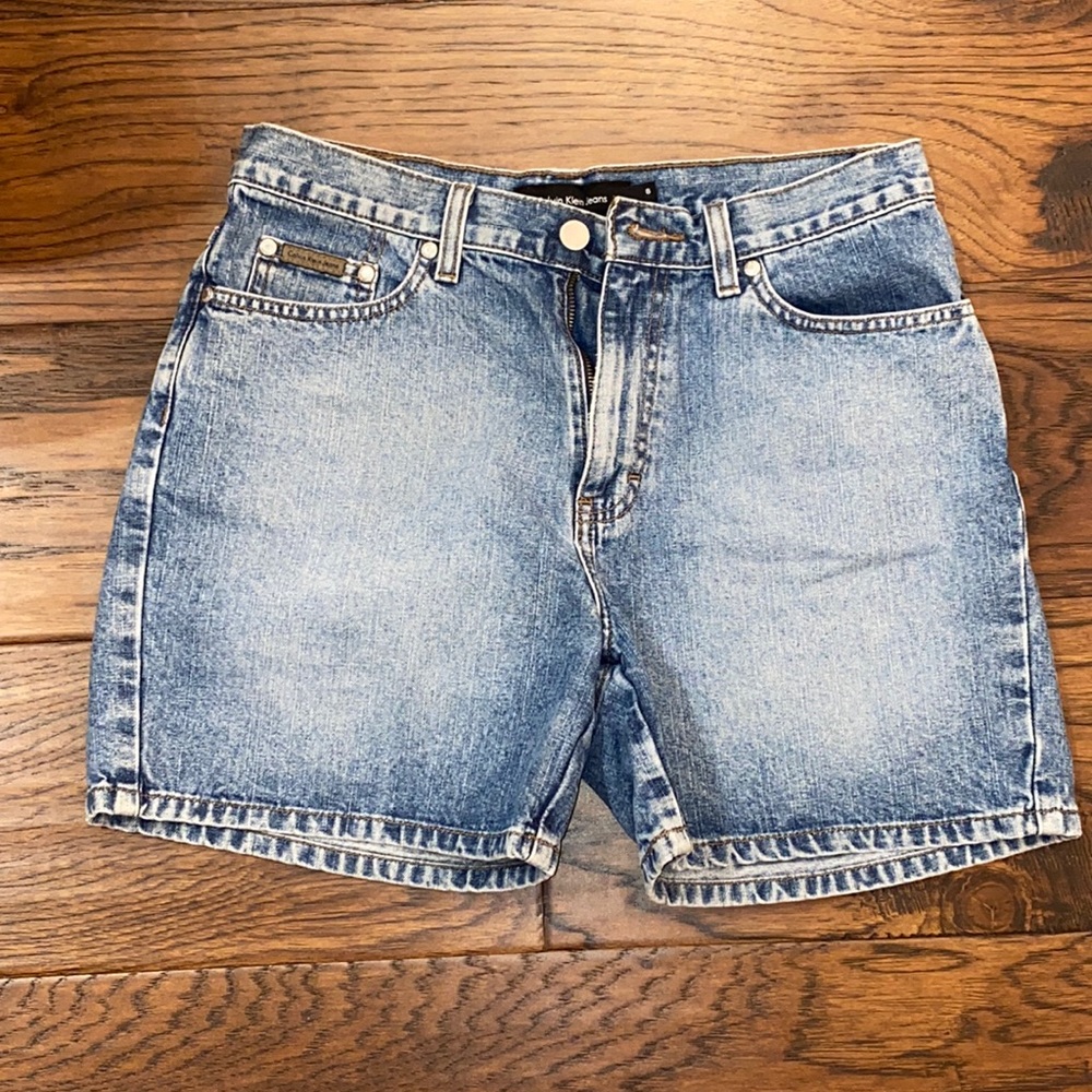 Calvin Klein womens Jean shorts, size 8